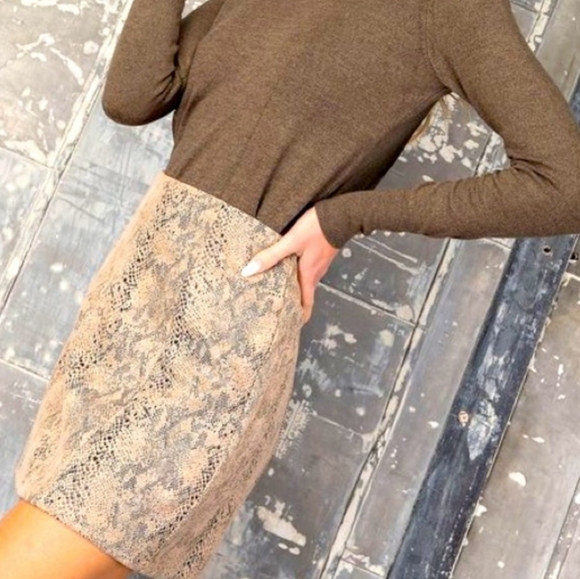 ✨SNAKESKIN MINI SKIRT - Picture 3 of 5